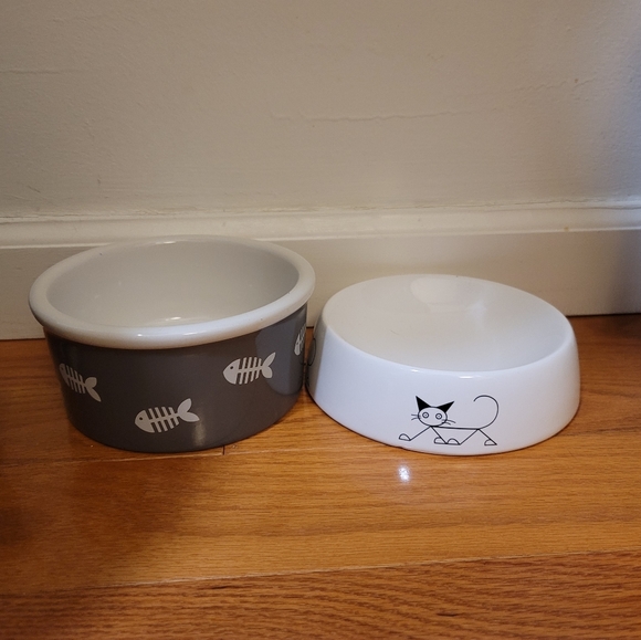 Cat Bowls - Picture 1 of 1